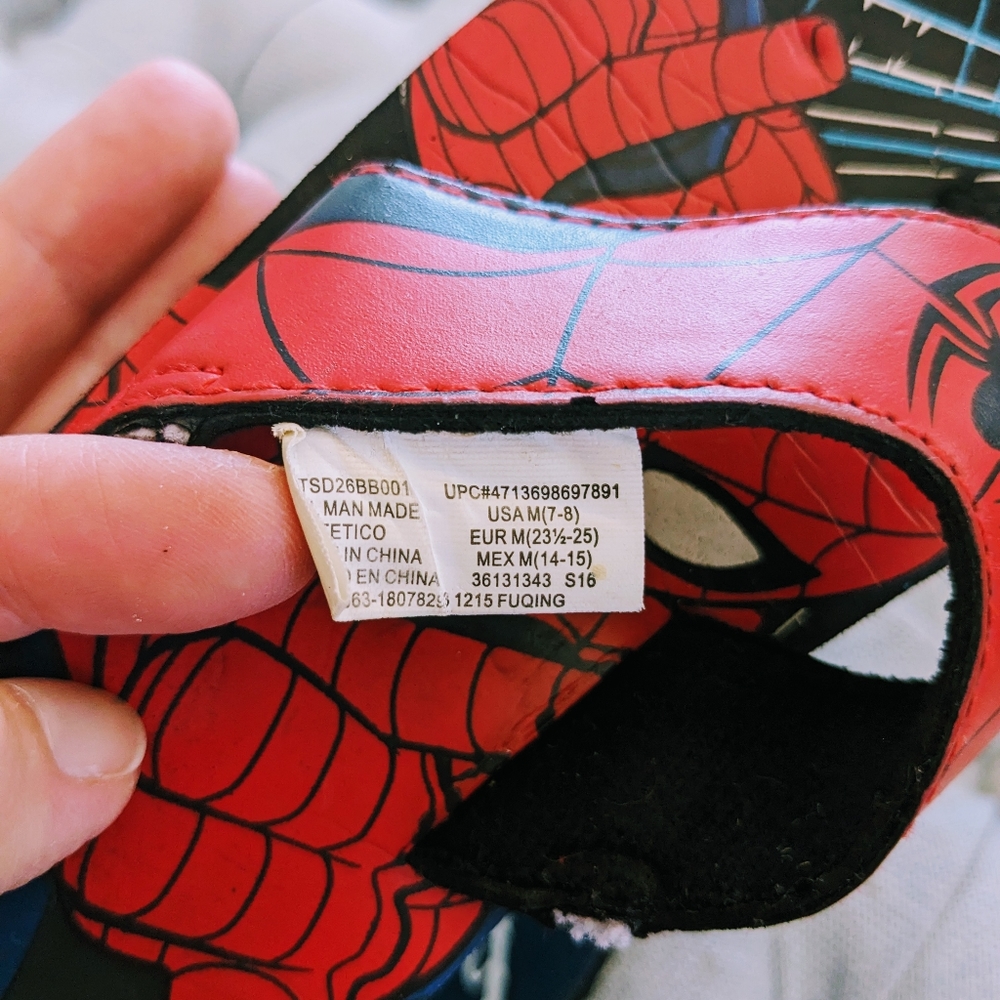 Spiderman flip flops 7/8 - Picture 4 of 5